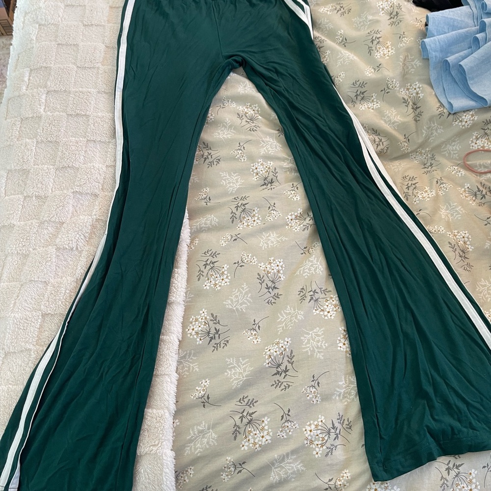 Amazon Green Casual Pants